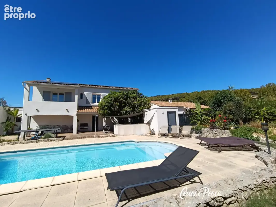 Villa rénovée contemporaine avec piscine, dépendance et atelier - photo 2