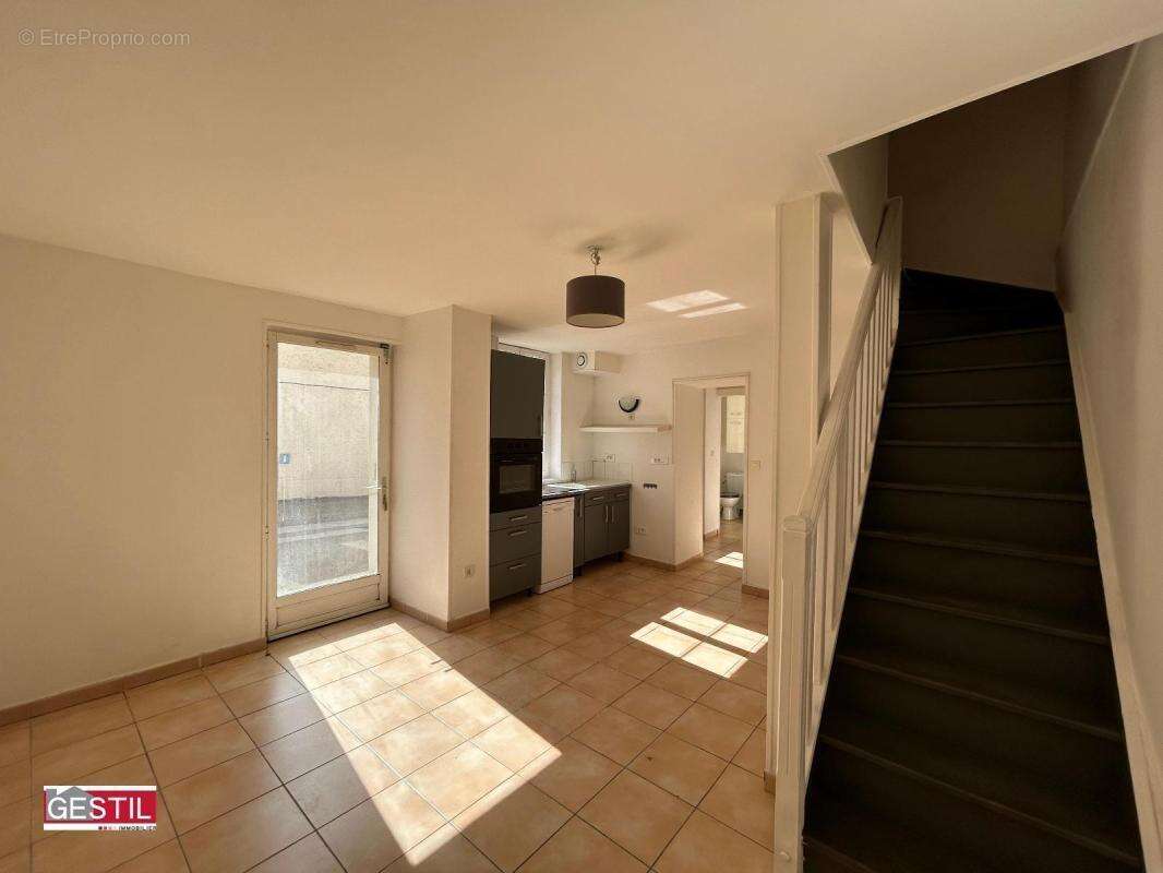 Appartement à NEUVILLE-SUR-OISE