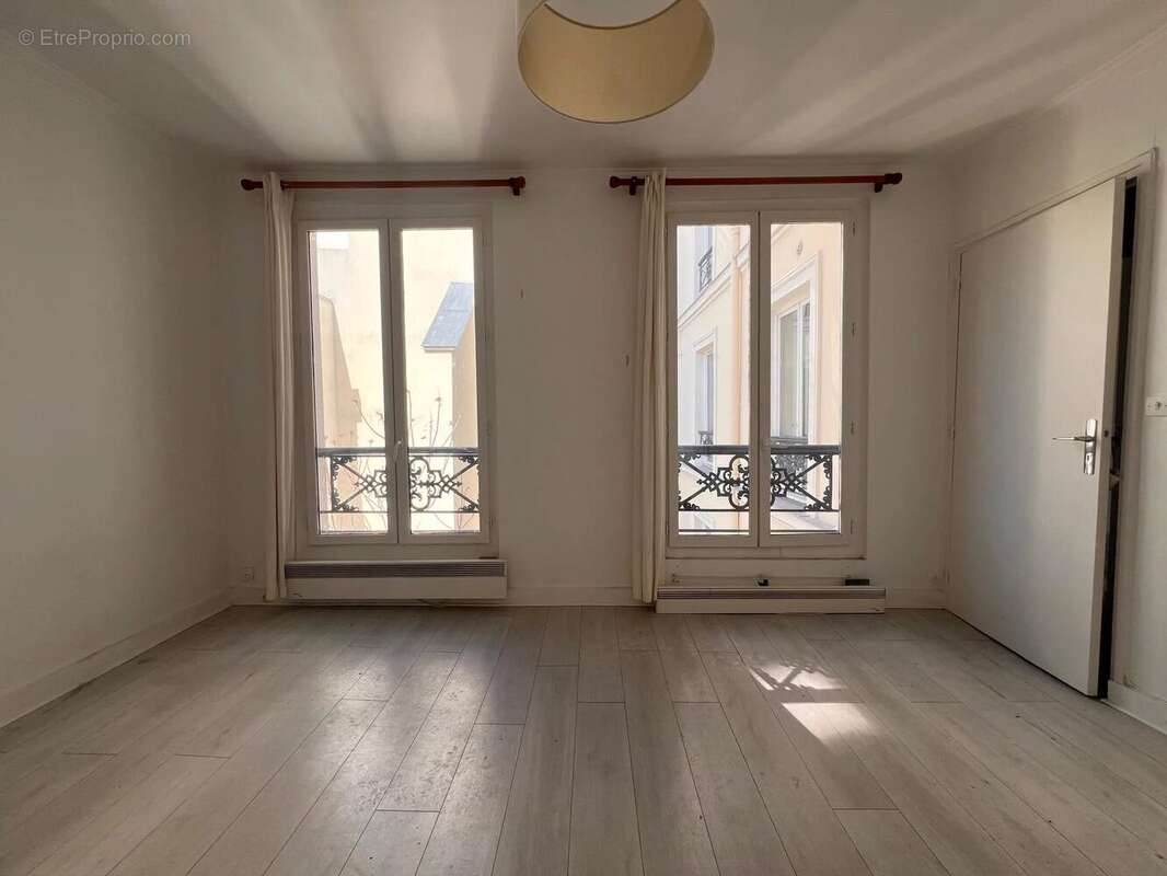 Appartement à PARIS-7E