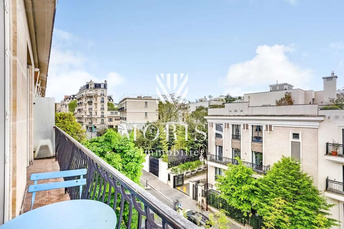 Appartement à NEUILLY-SUR-SEINE