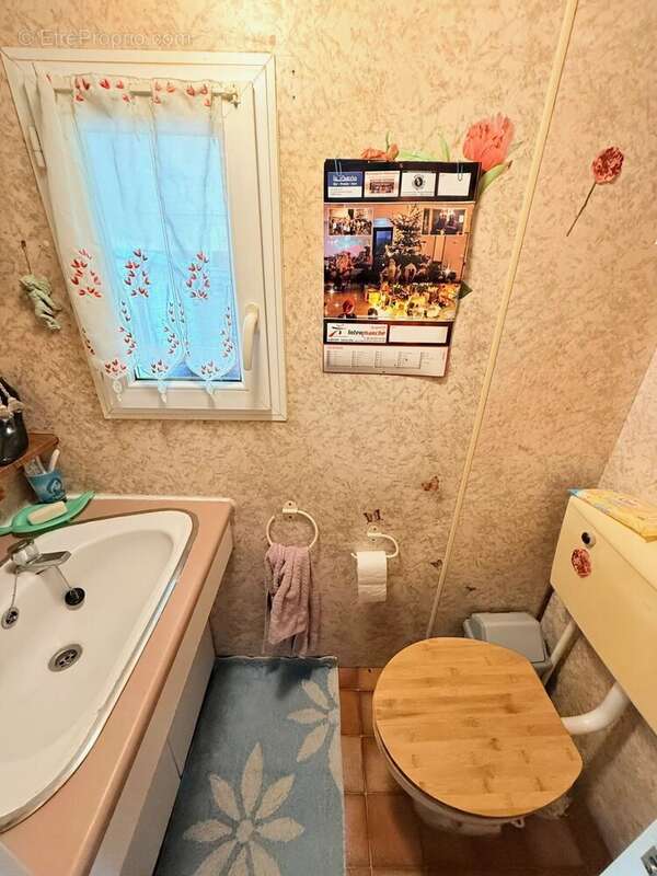 Maison à SAINT-JULIEN-DE-LA-LIEGUE