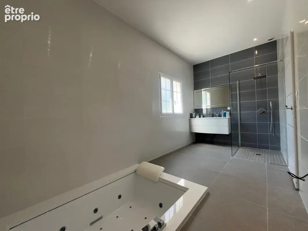Maison 211 m2   Prestations haut de gamme   DPE B   Terrain 1 612 m2 - photo 18