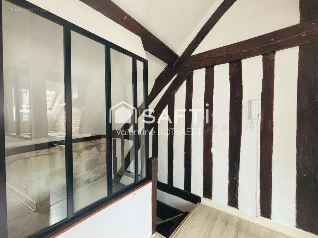 Photo 9 - Appartement à COMPIEGNE