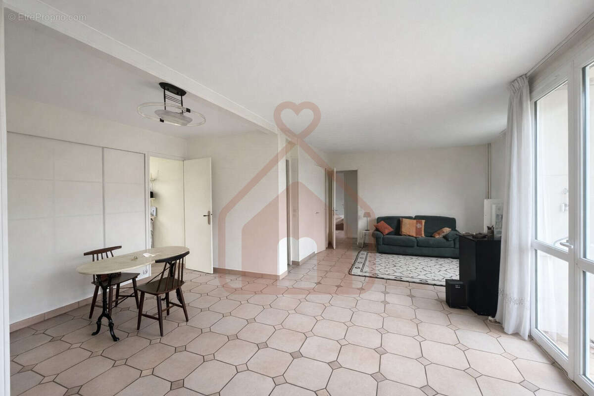 Appartement à LE KREMLIN-BICETRE