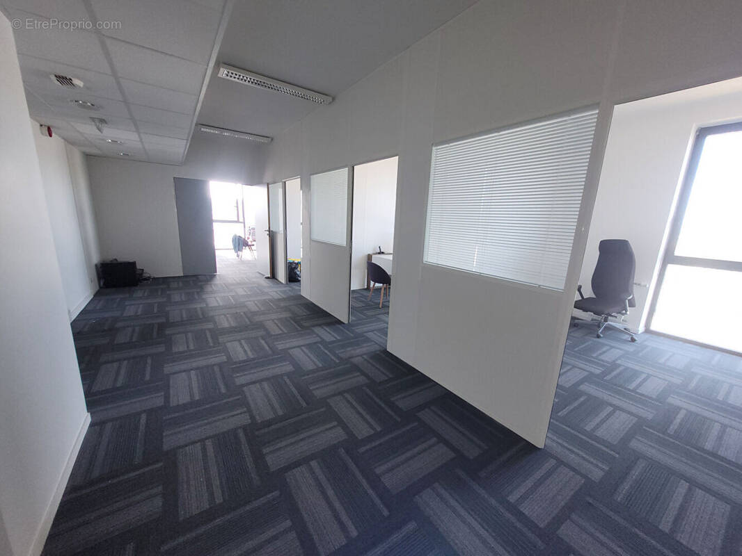 Commerce à SAINT-SEBASTIEN-SUR-LOIRE