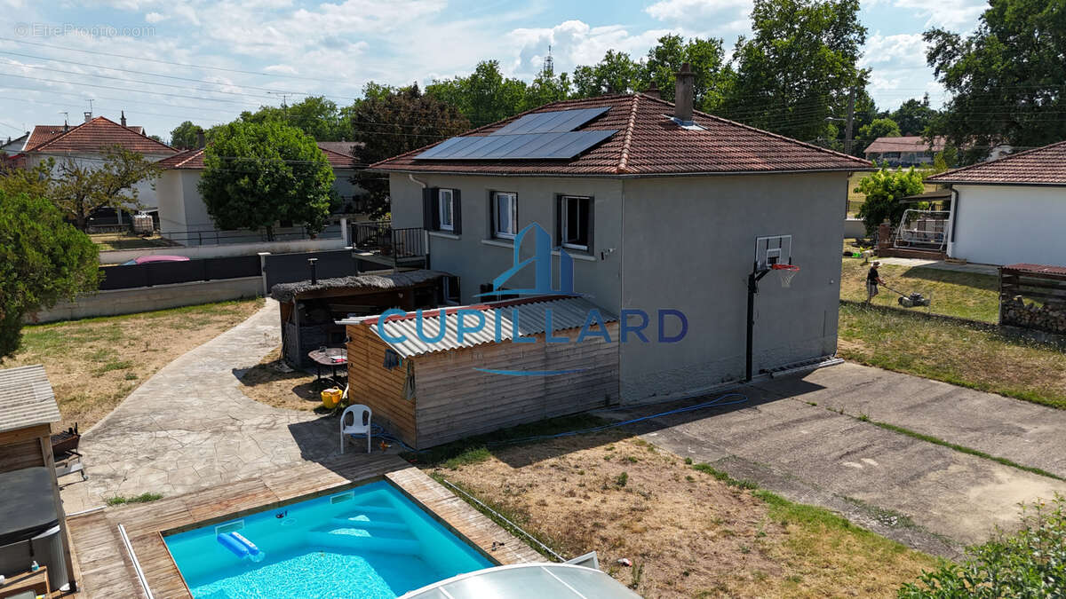 Mably, au calme maison familiale 4 chambres, piscine. - photo 17