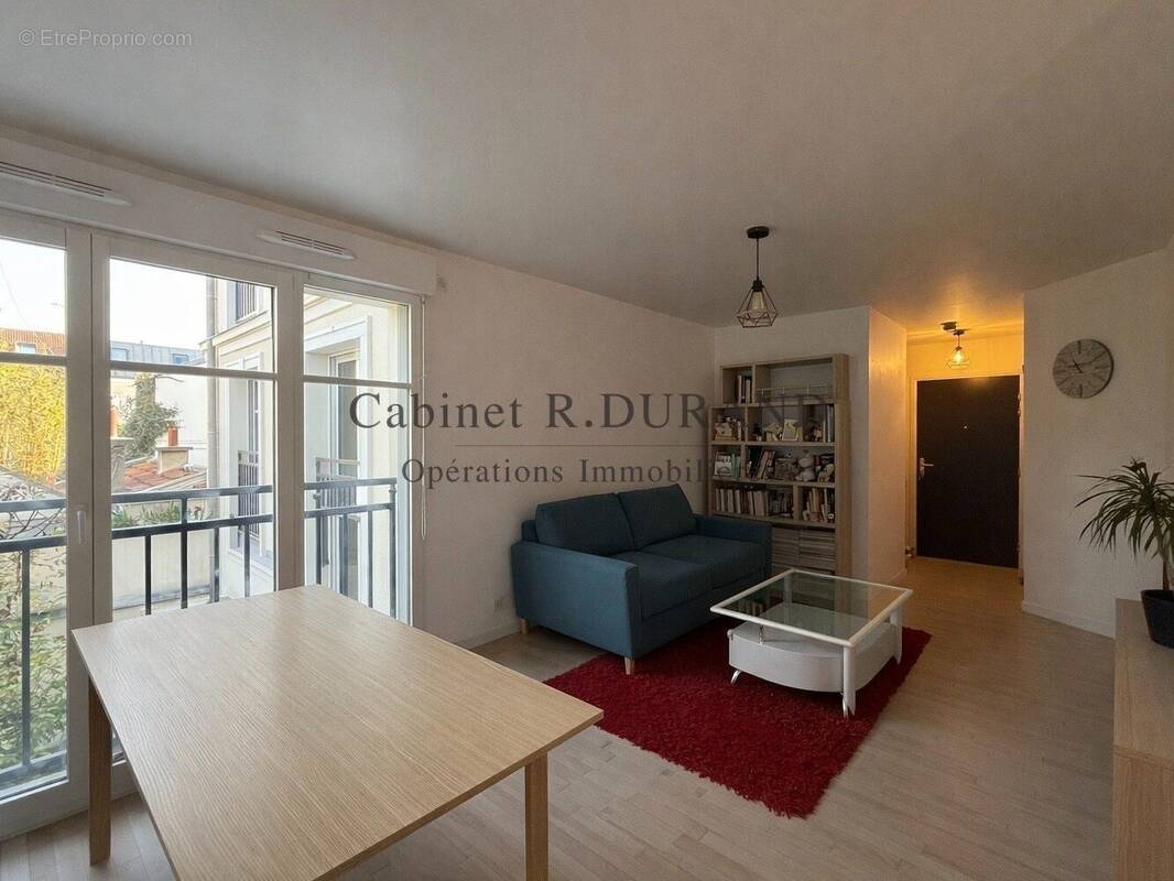 Appartement à LA GARENNE-COLOMBES
