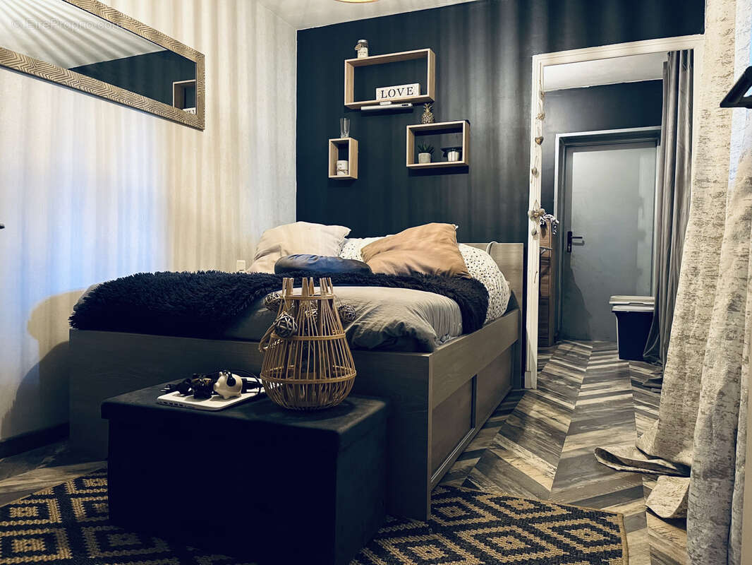 Maison à SAINT-PANTALEON-DE-LARCHE