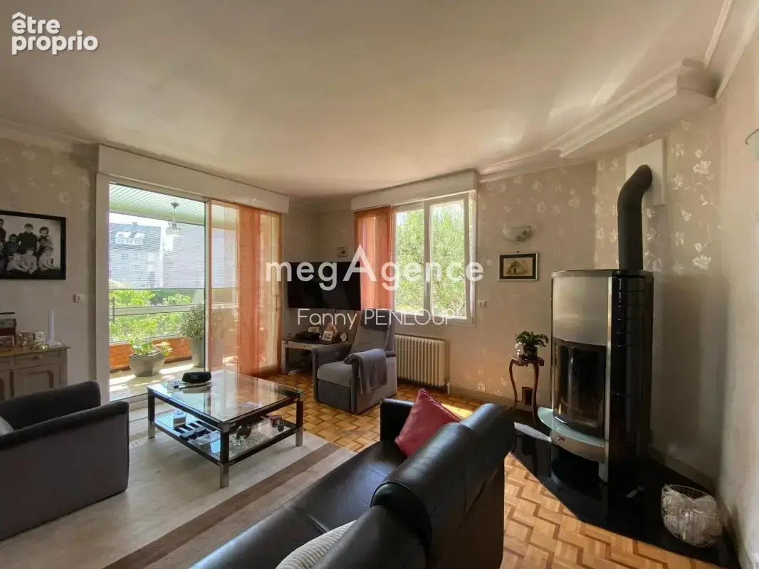 AVRANCHES : Maison 139 m² avec 5 chambres - jardin et garage - photo 2