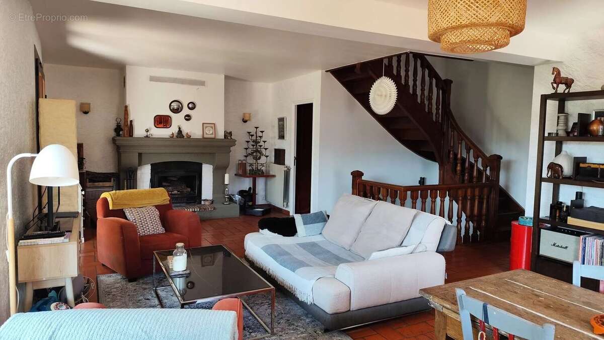Maison à MEZEL