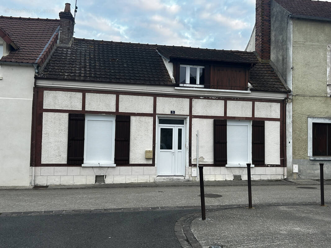 Maison à FRENEUSE
