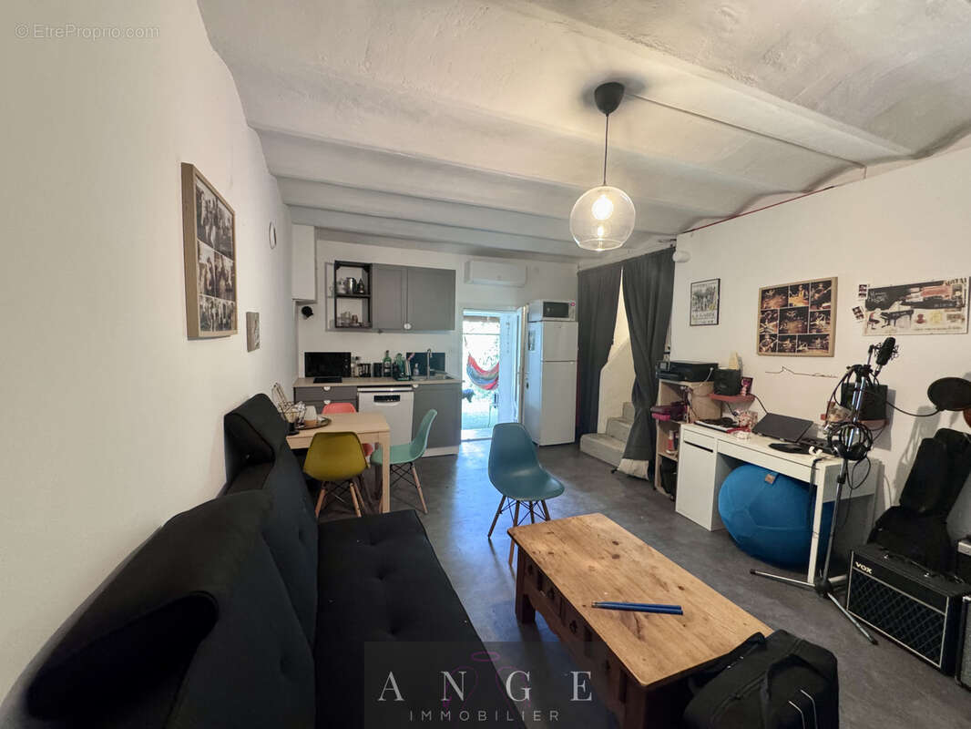 Maison à SOLLIES-TOUCAS
