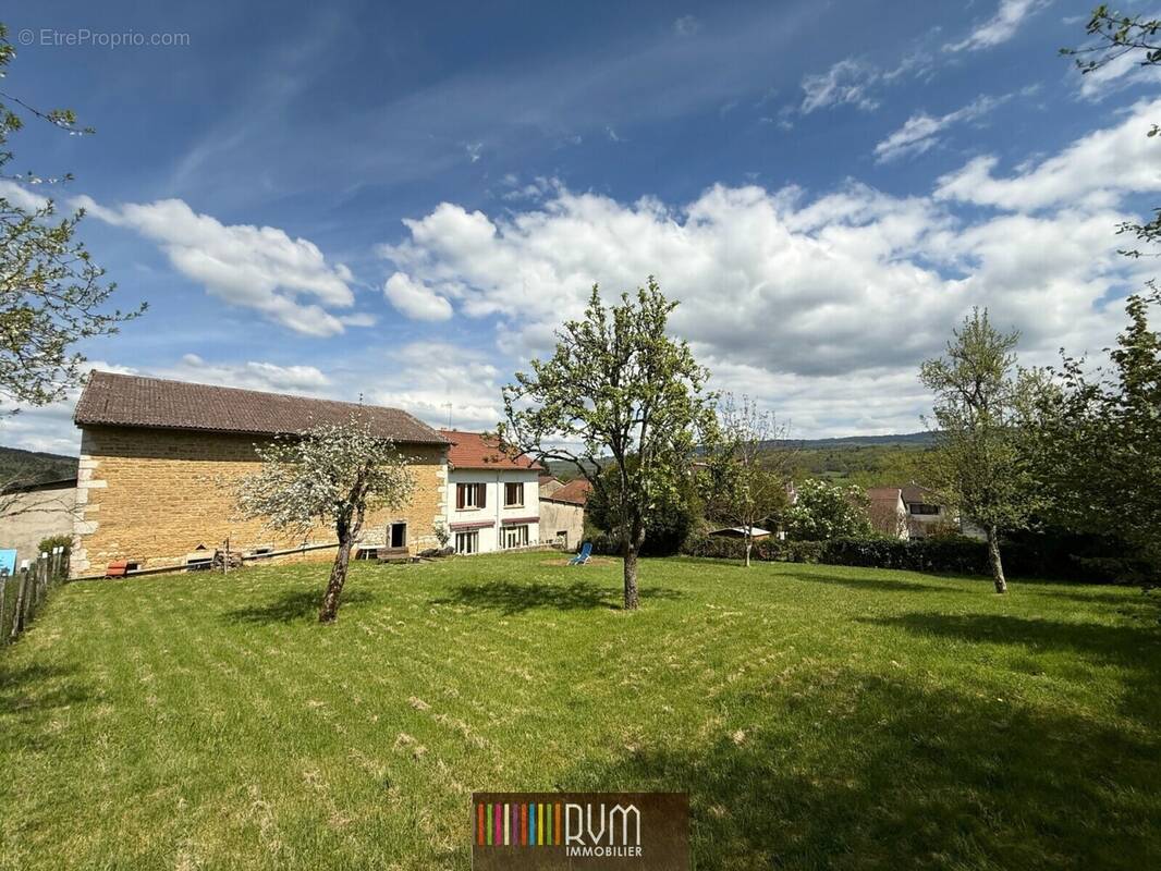 Maison à HAUTECOURT-ROMANECHE