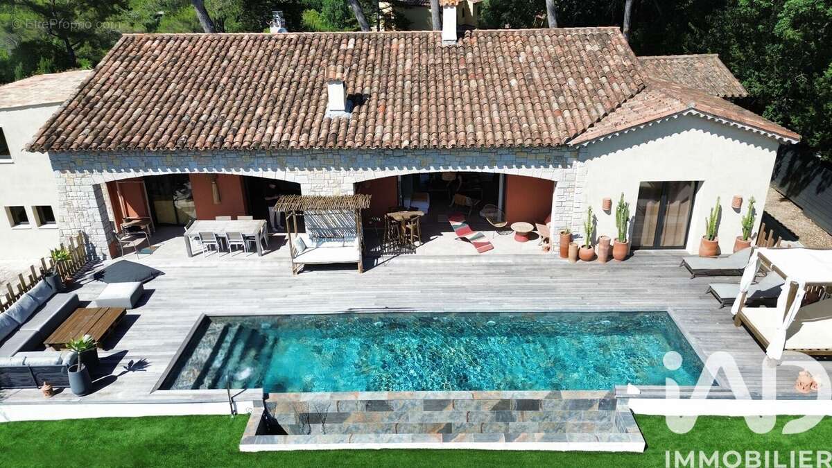 Photo 2 - Maison à MOUGINS