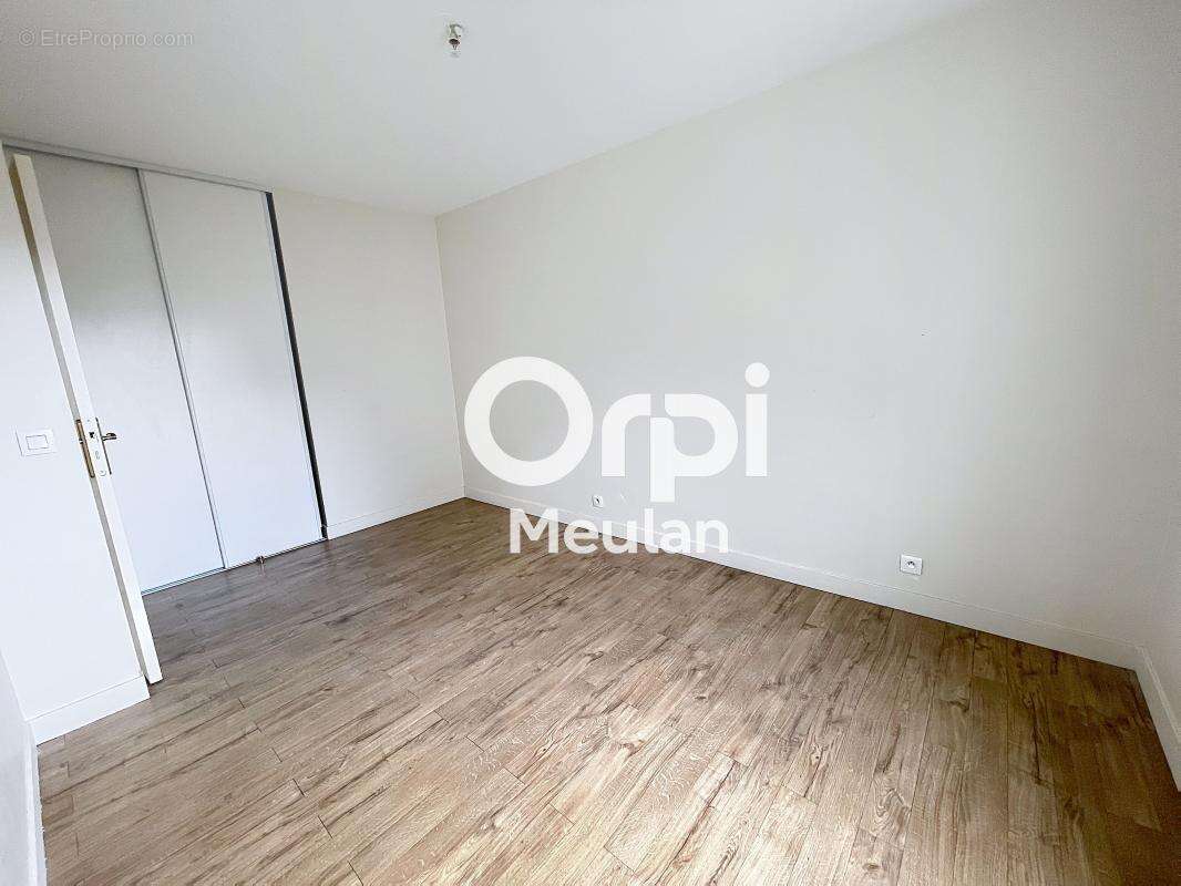Appartement à LES MUREAUX