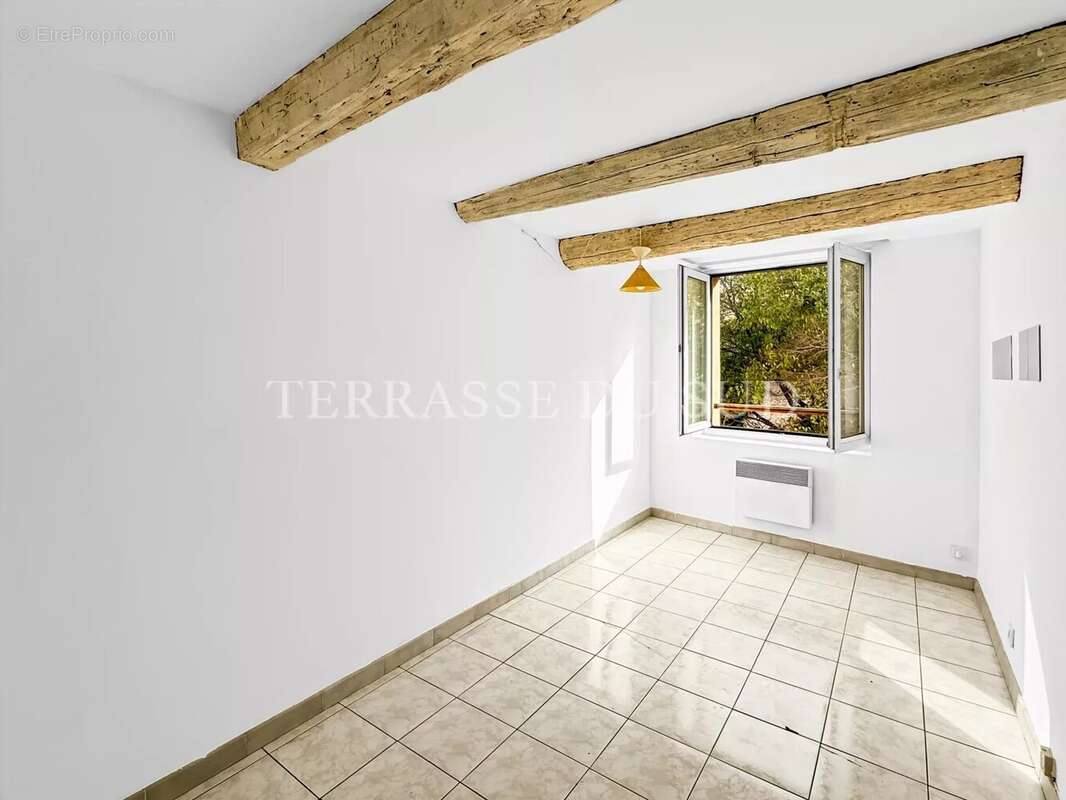 Appartement à MARSEILLE-2E