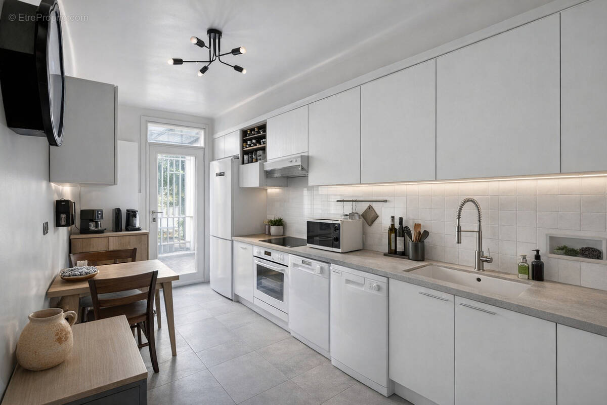 Appartement à PARIS-15E