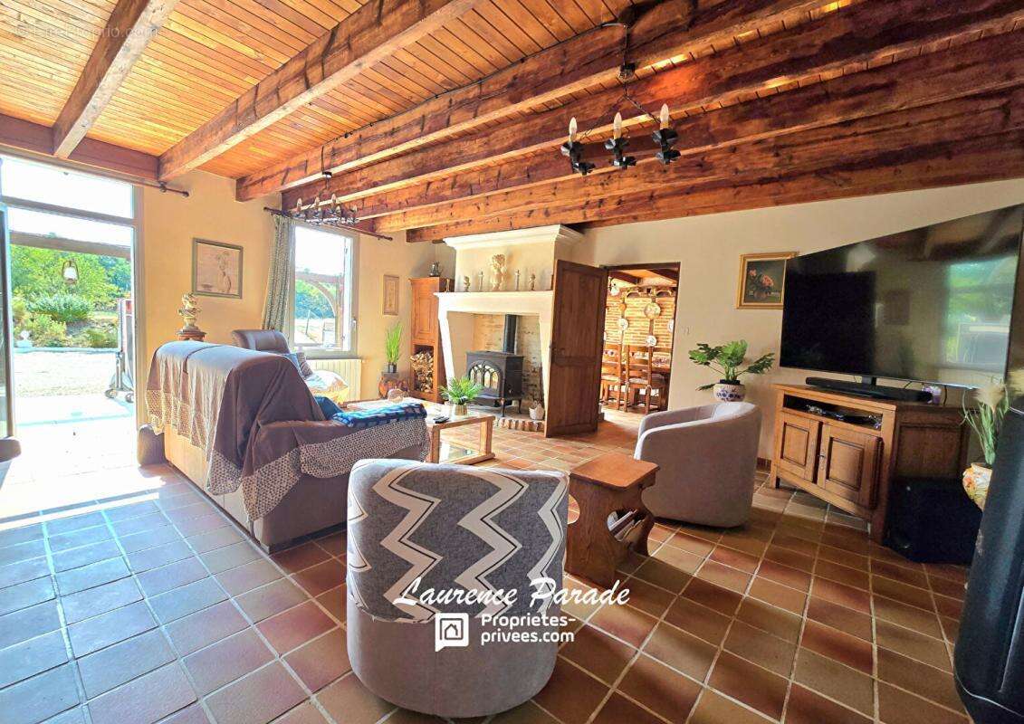 Maison à SAINT-MICHEL-DE-DOUBLE