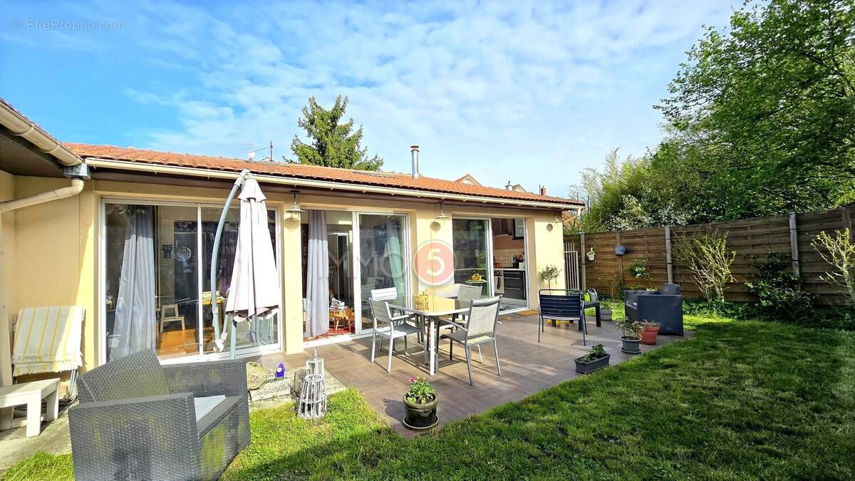 Maison à LES PAVILLONS-SOUS-BOIS