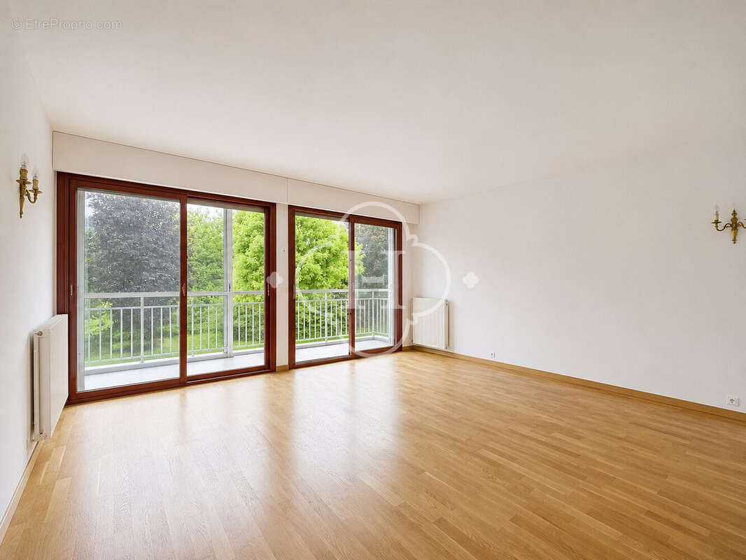 Appartement 90 m² à Le Pecq  - photo 2