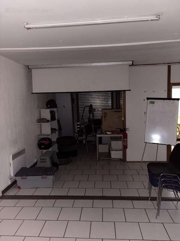 Photo 4 - Commerce à MIRIBEL