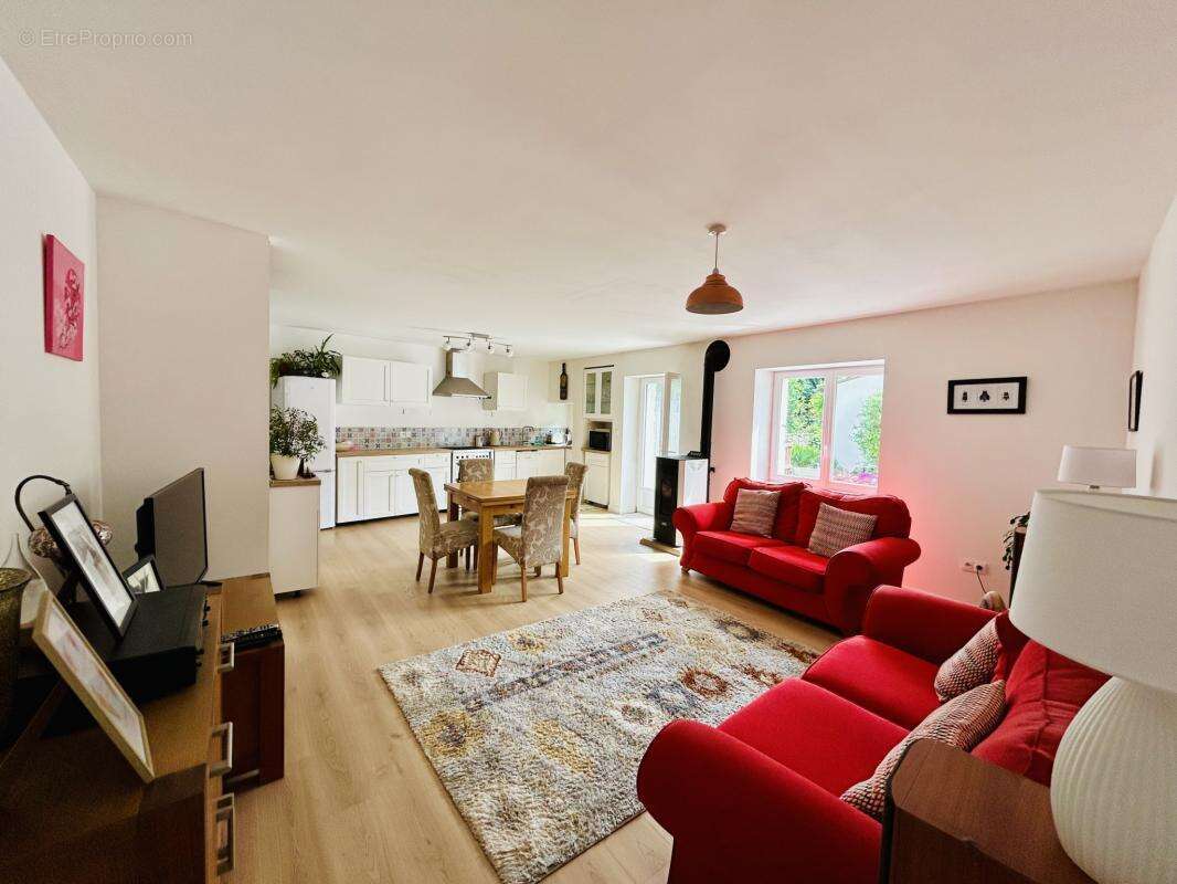 Propriété de Caractère avec Gîte, 6 chambres et Grange à Rén - photo 17