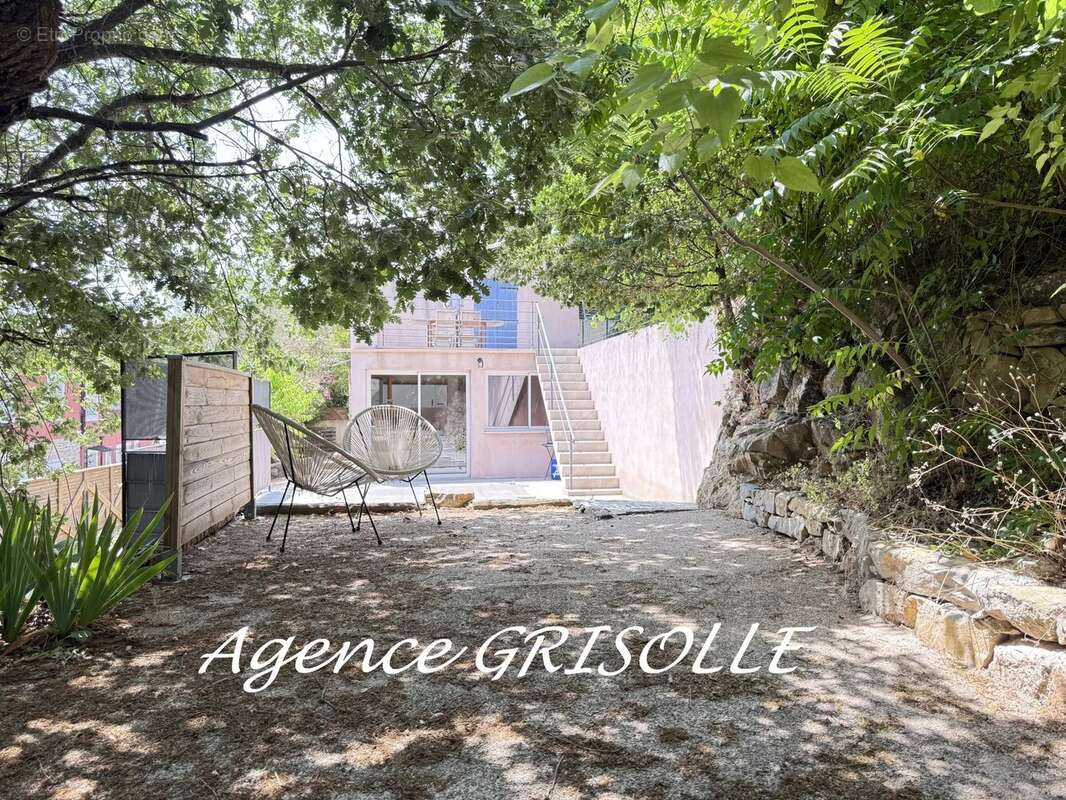 Maison à SAINTE-ANASTASIE-SUR-ISSOLE