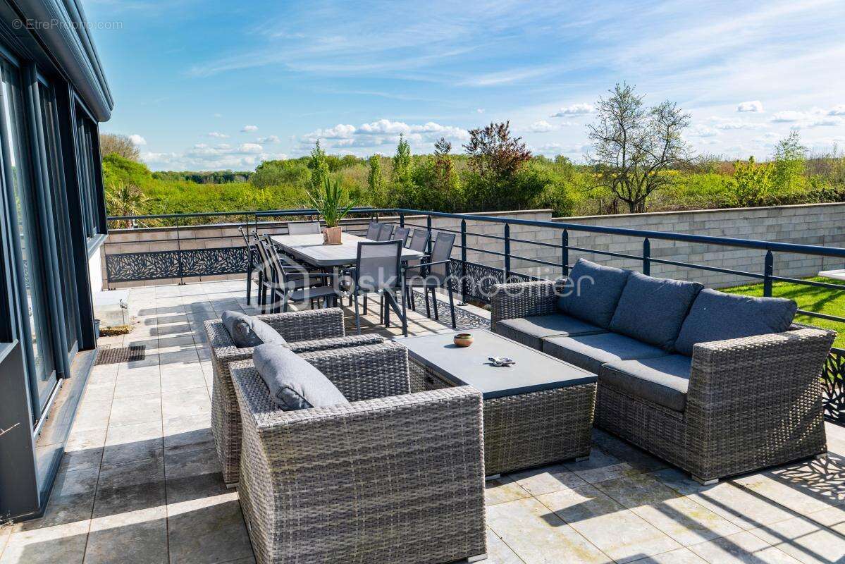 Maison à VILLENEUVE-LES-BORDES