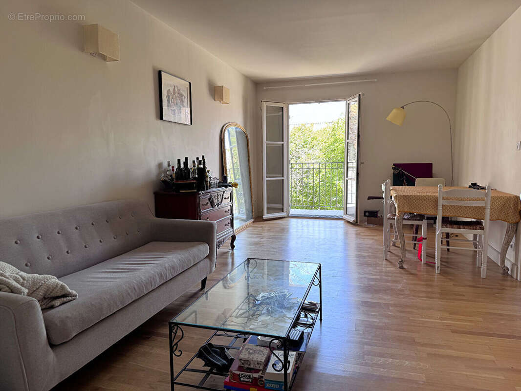 Appartement à VILLENEUVE-LES-AVIGNON