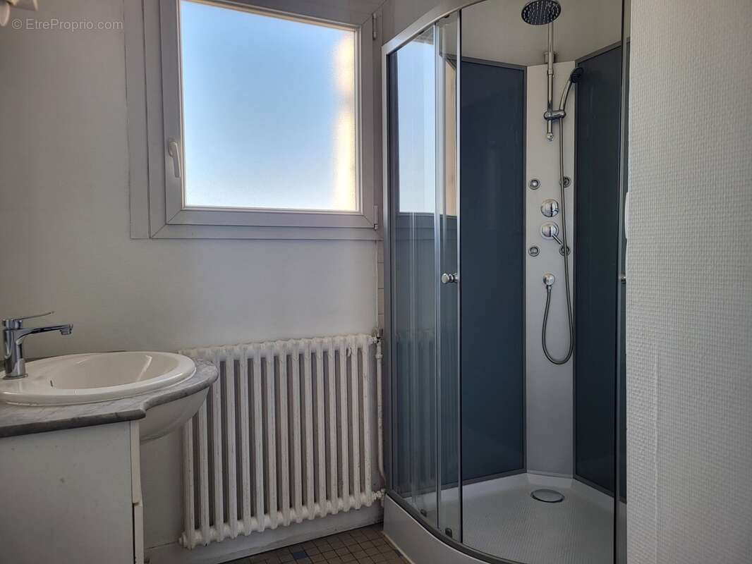 Maison à vendre 4 pièces THOUARS (79) TERRAIN 420 m² - photo 6