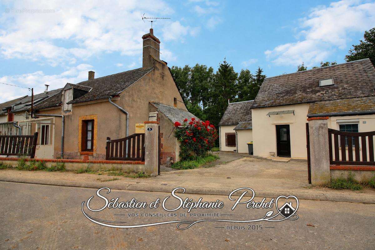 EXCLUSIVITE: Ensemble de 2 Maisons sur un terrain d'environ 1672 m2 - photo 3