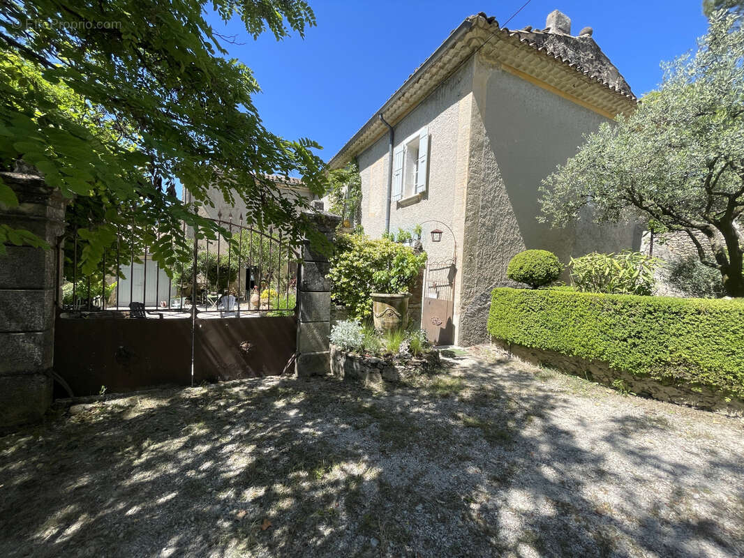 Maison à VAISON-LA-ROMAINE