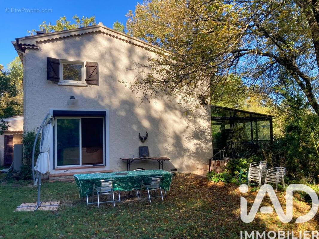 Photo 1 - Maison à TOURVES