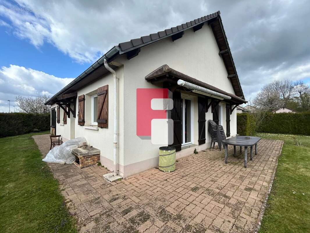 Maison à VENDEUVRE-SUR-BARSE