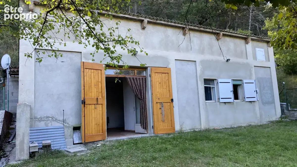 Parking à BELLEGARDE-EN-DIOIS