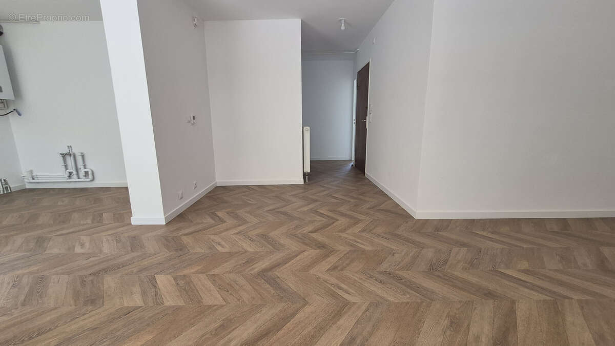 T4 - centre ville venelles - parking - ascenseur - cave - photo 8