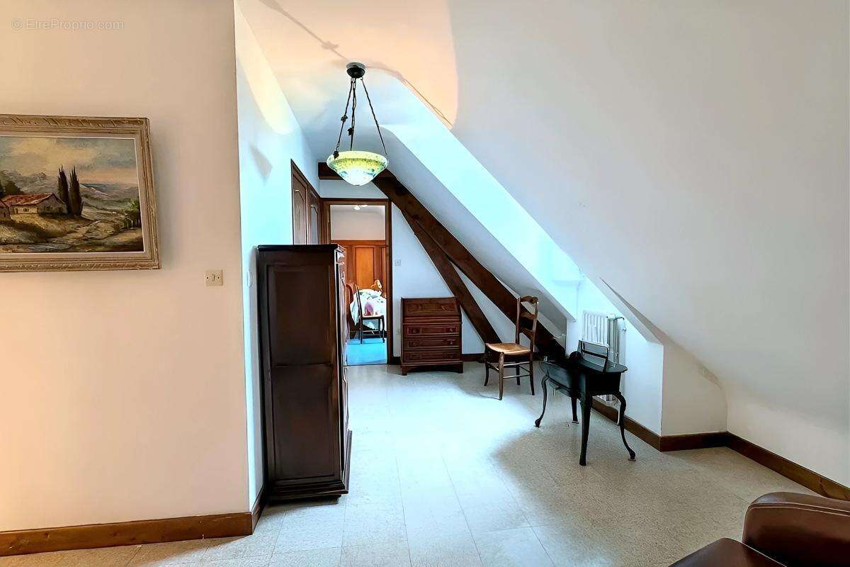 Maison à RENAISON