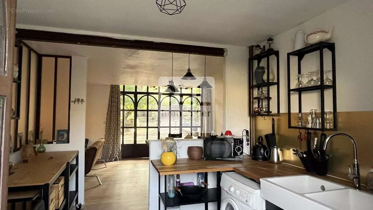 Maison à SAINT-VICTOR-LA-COSTE