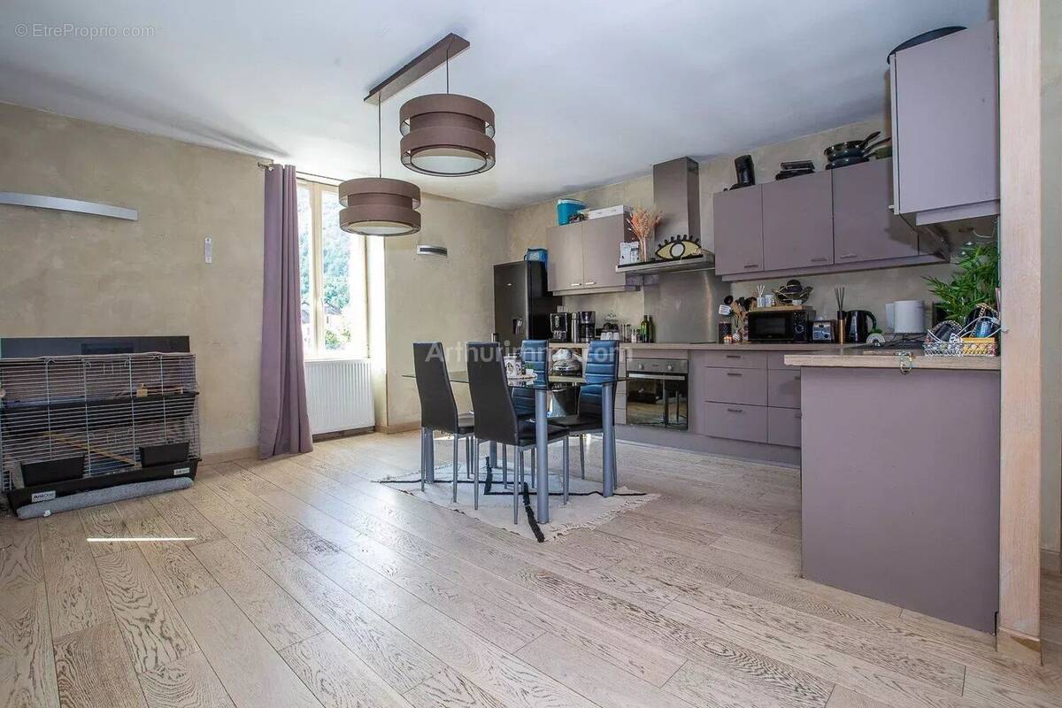 Appartement à VIRIEU-LE-GRAND