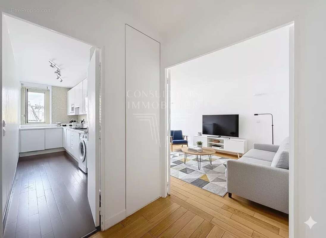 Appartement à PARIS-16E