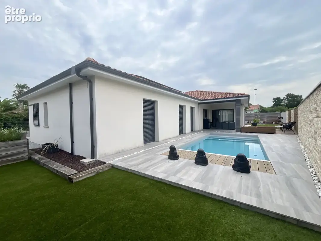 Coup de cœur   Élégante contemporaine de plain-pied avec piscine chauffée - photo 18