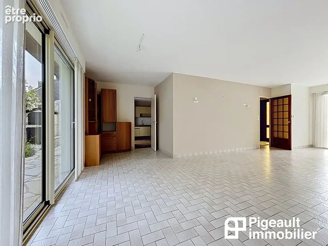 Cesson Sévigné - Maison 5 chambres à vendre au calme - Jardin - Volumes - Garage - photo 5