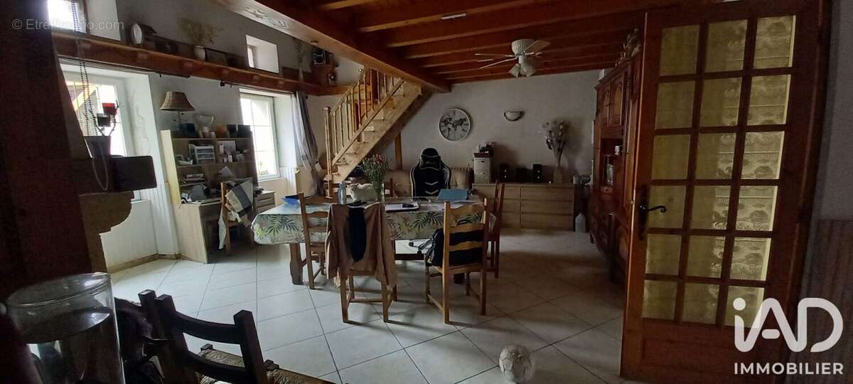 Maison 202 m² à Mirambeau  - photo 4
