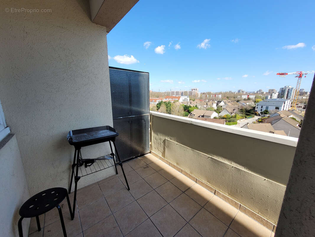 Appartement à VILLENEUVE-LA-GARENNE