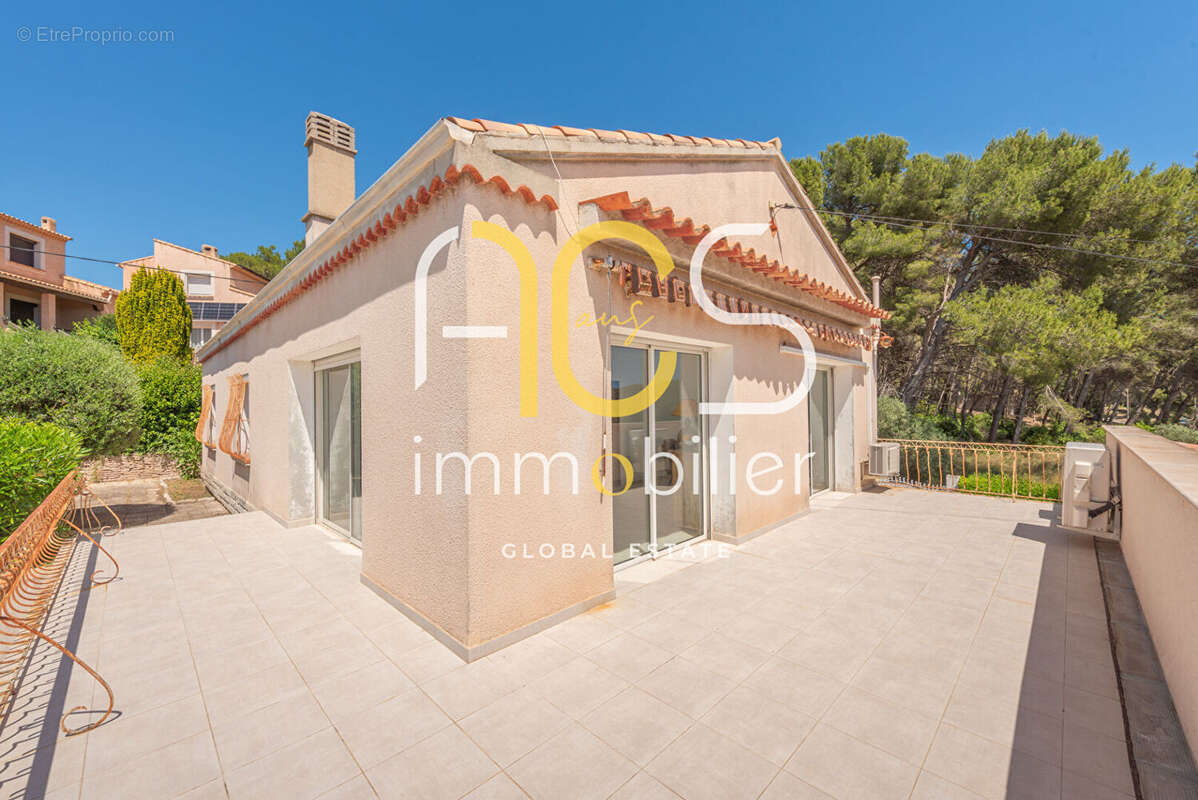 Maison Saint-Julien-Les-Martigues 4 pièce(s) 103m2 + dépendance 65m2 garage piscine - photo 17
