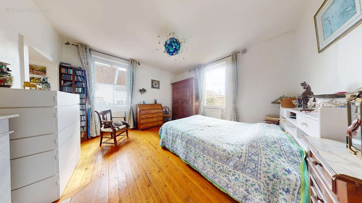 Maison à LONGWY-SUR-LE-DOUBS