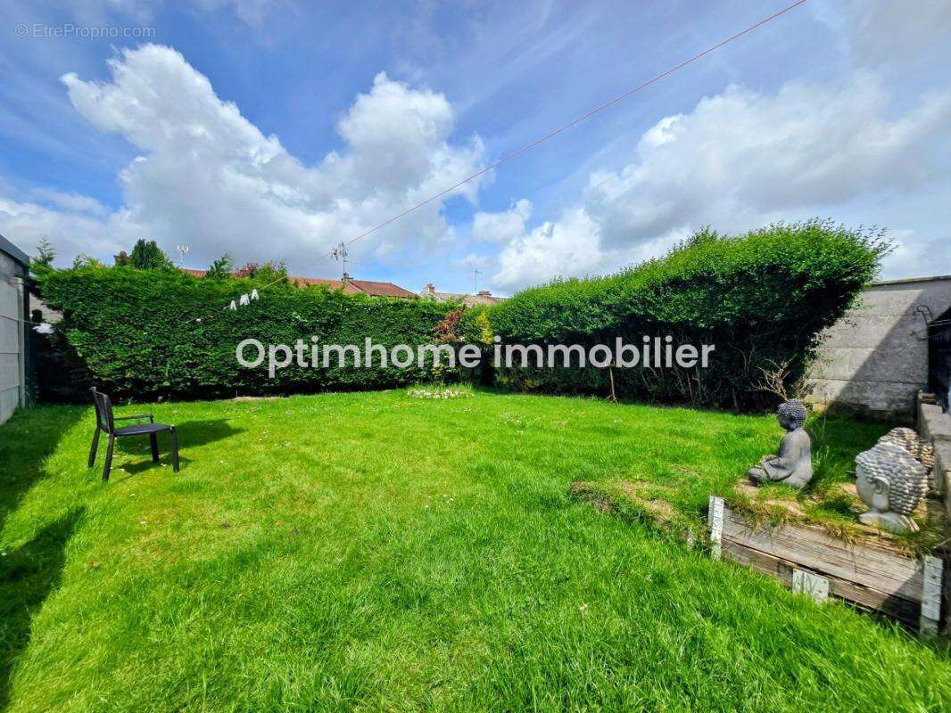 Exclusivité - Idéal investisseur - Maison GMF avec garage & jardin clos - Caudry 59540 - photo 3