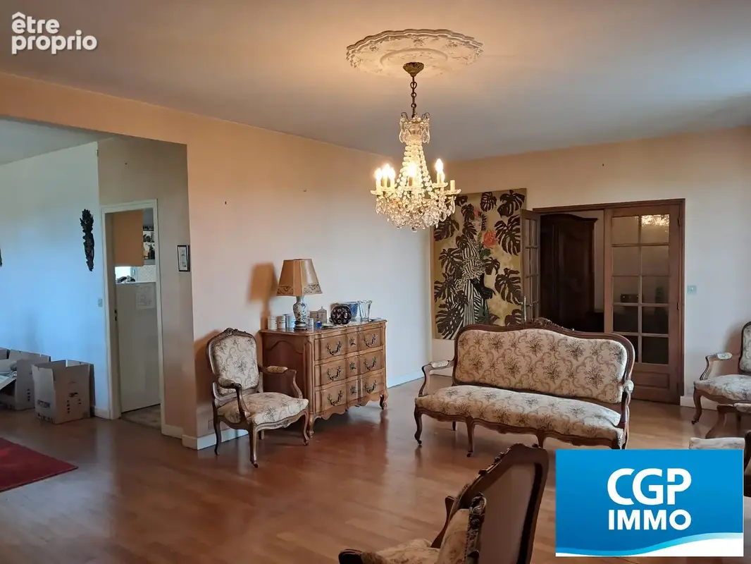 Maison 9 pièces 220 m² à vendre à Saint-Laurent-Les-Tours (46400) - photo 3