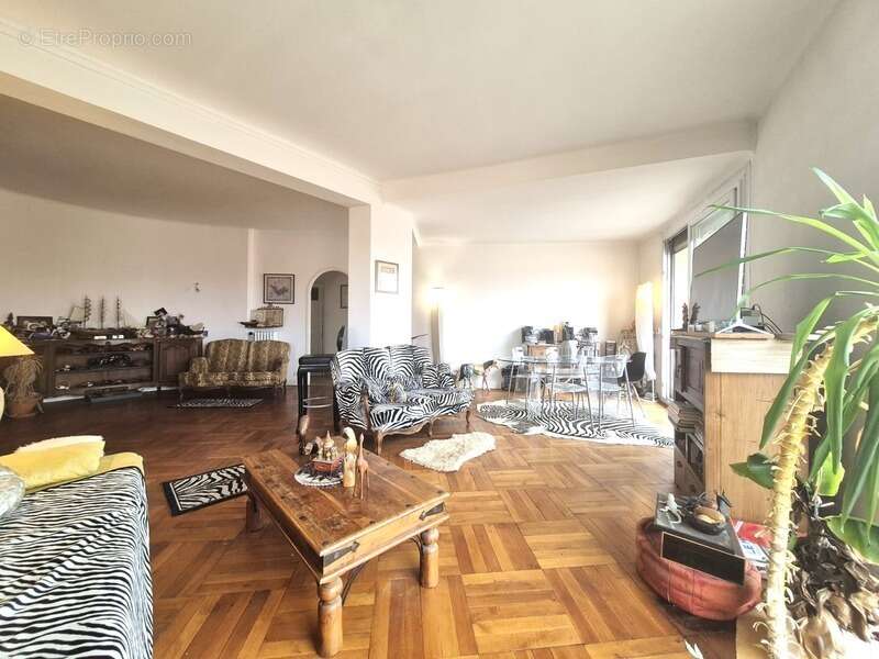 Appartement à vendre 4 pièces 118m2 - MARSEILLE 7EME ARRONDISSEMENT (13) - photo 8