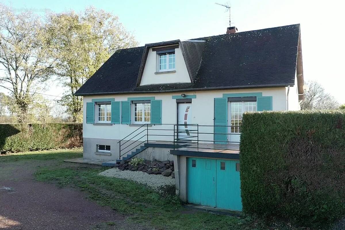 Maison à SAINT-PIERRE-SUR-DIVES